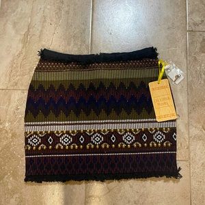 💚 3/$15 California Moonrise Skirt NWT